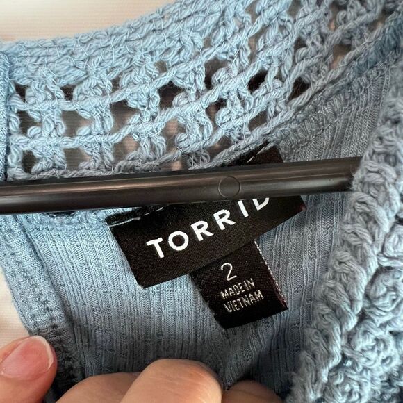 Torrid Blue Crochet Lace High Neck Sleeveless Tank Top Size 2 - Picture 4 of 8